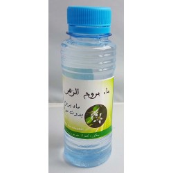 Agua extraída de la flor de azahar